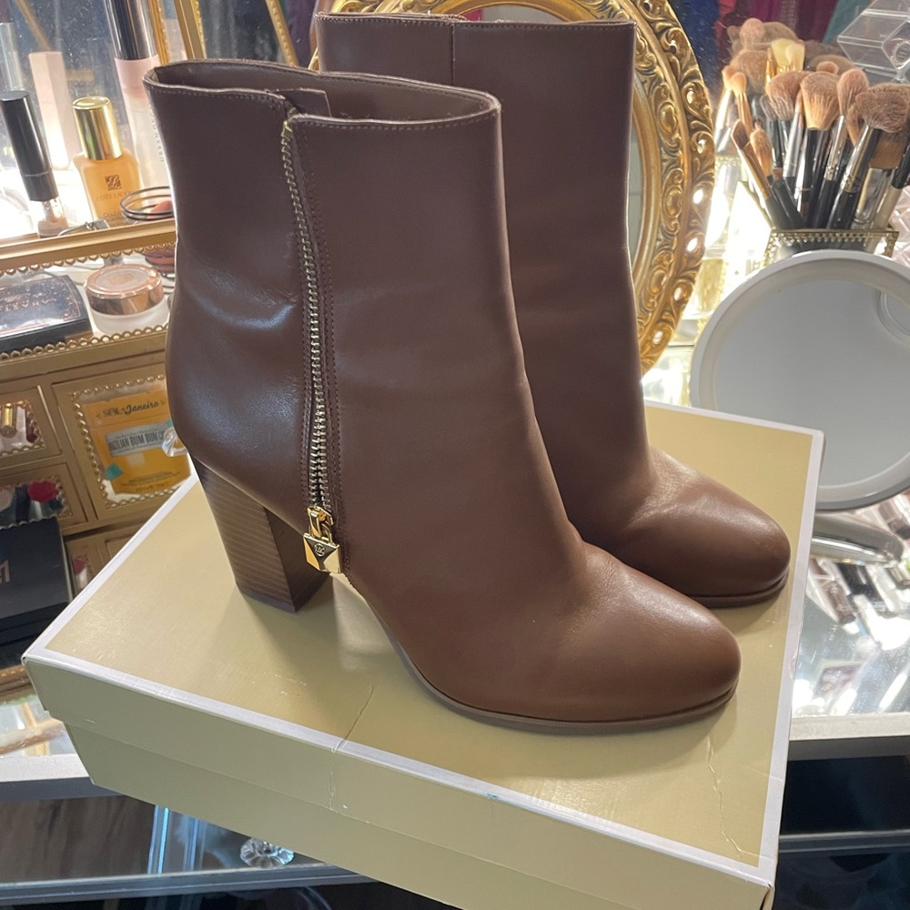 Michael kors brown leather boots